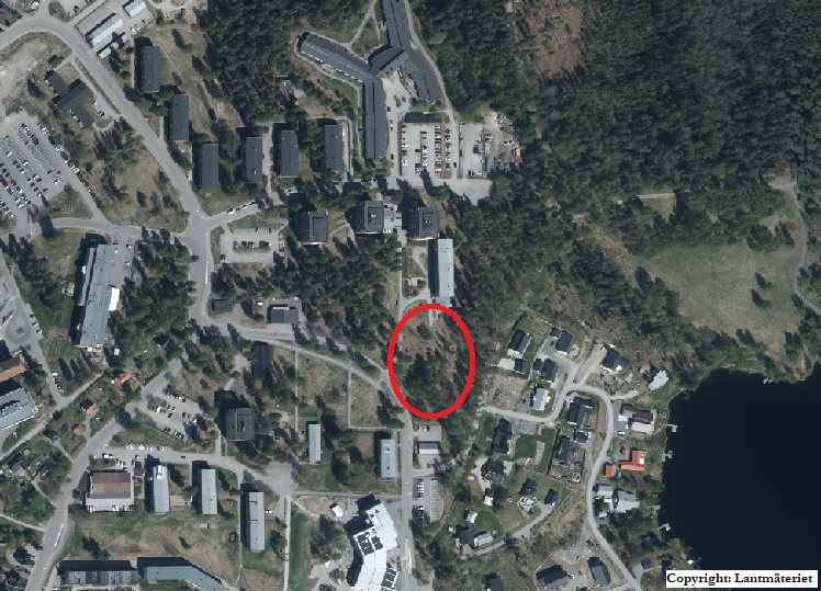 Flygfoto över Marnäs med kvarteret markerat. 