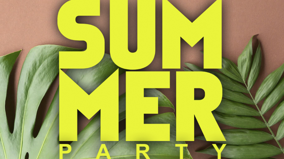 Bild på växter mot en rosa bakgrund och texten Summer party 